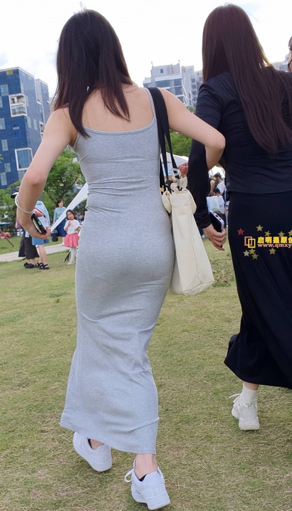 街拍秀外慧中的时髦包臀裙美腿美眉[QD-118R]